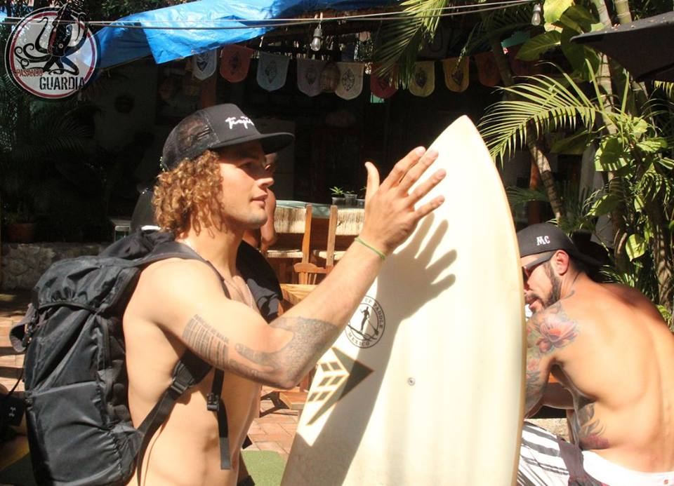 Surfing en Sayulita