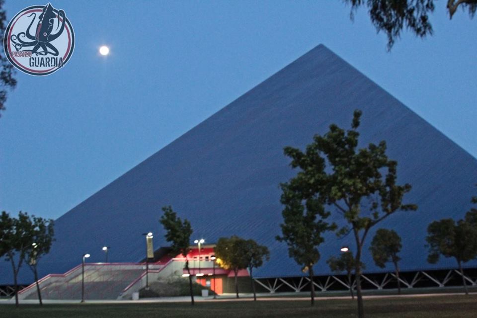 Piramide de Long Beach CA